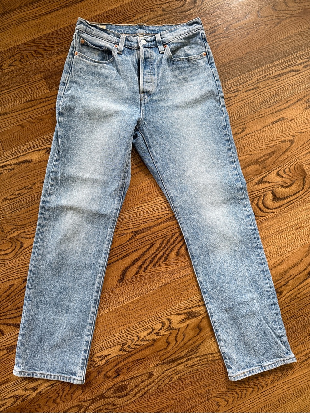 Levi's 501 Straight Leg Jeans in Light Blue Wash Size 28 - Like New